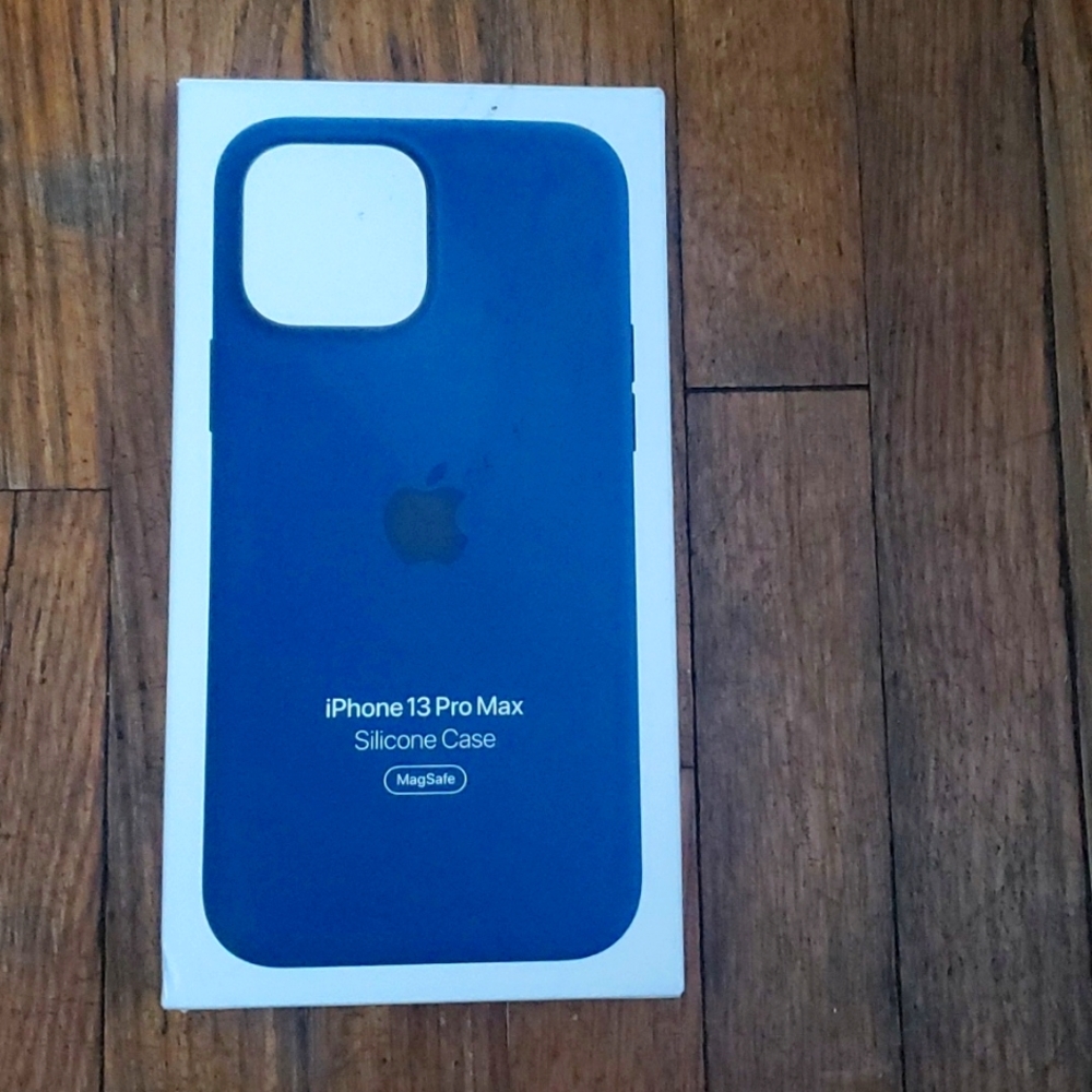 Iphone 13 Pro Max Silicone Case (MagSafe)